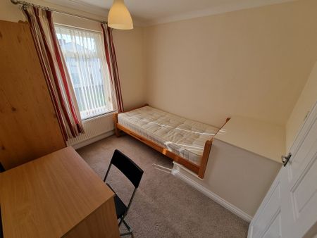 6 Bed Student Accommodation - Photo 4