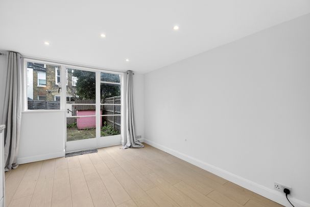 Dorchester Grove, London, W4 2LD - Photo 1