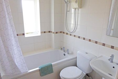 2 bedroom terraced house to rent - Photo 5