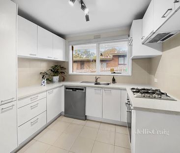 1/3 Sherbourne Road, Briar Hill - Photo 2