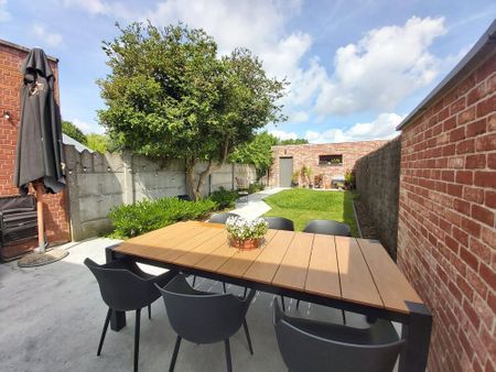 Instapklare woning met 3 slaapkamers, met garage én tuin op een centrale ligging in Ieper - Foto 2