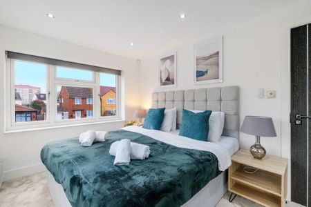 5 bedroom detached house to rent - Photo 5