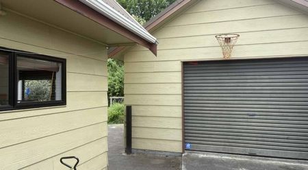 Spacious 3-Bedroom Family Home - Photo 4