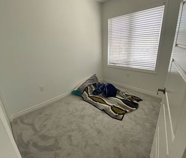 For Lease - 71 Keppel Circle, Brampton, Ontario - Photo 4