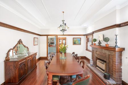Elegant Family Home with Period Charm, Spacious Living & Private Gardens - Photo 3