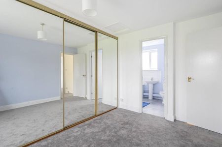 4 bedroom flat to rent - Photo 5