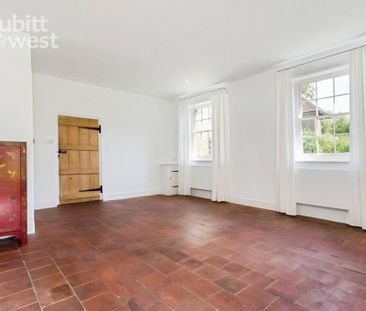 2 bedroom cottage to rent - Photo 1