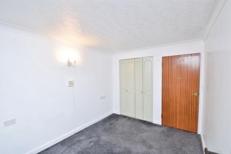 1 bedroom retirement property to rent - Photo 4