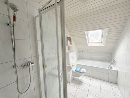 Föhren: Gepflegte 3ZKB - Wohnung mit großzügigem Balkon und Stellplatz! - Photo 3