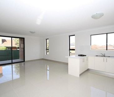 4/5 Resthaven Road, 2200, Bankstown Nsw - Photo 1