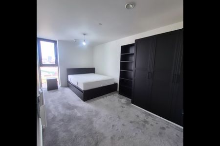 2 Bed Flat, Oxygen Tower, M1 - Photo 3