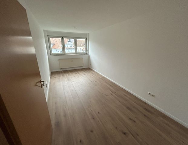 Helle 3-Raumwohnung im Herzen der Stadt ! - Photo 1