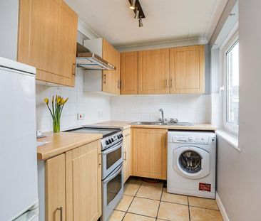 1 bedroom flat to rent - Photo 6