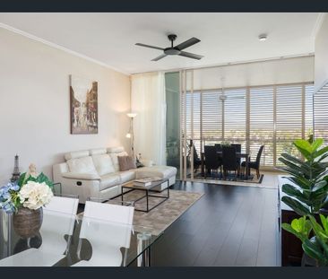 Penthouse with Massive Roof Top Entertaining Area - Photo 2