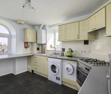 1 Bed Flat, Memorial Avenue, E15 - Photo 3