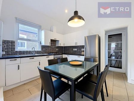 2 bedroom maisonette to rent - Photo 4