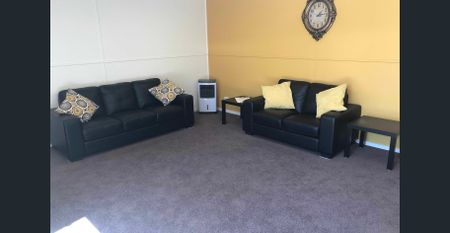 Stylish Family Home in Prime Rostrevor - Photo 4