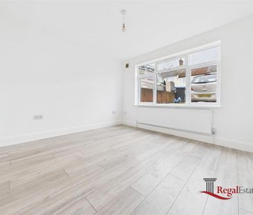 4 bedroom terraced house to rent - Photo 2