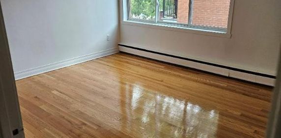 1 CH - 1 SDB - Côte Saint-Luc - $1,125 /mo - Photo 2