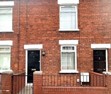 38 Benburb Street, Belfast BT12 6JG - Photo 4