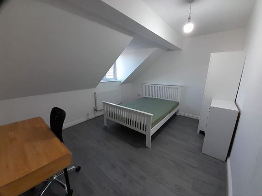 Room in a Shared House, Burlington Mews, B10 - Photo 1