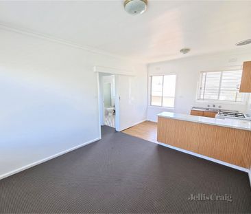 6/242 Clarke Street, Northcote - Photo 3