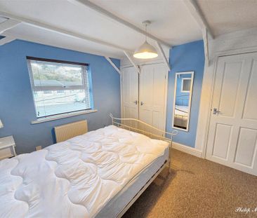 2 bedroom end of terrace house to rent - Photo 4