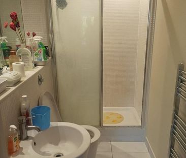 2 Bed Flat, Raphael House, IG1 - Photo 5