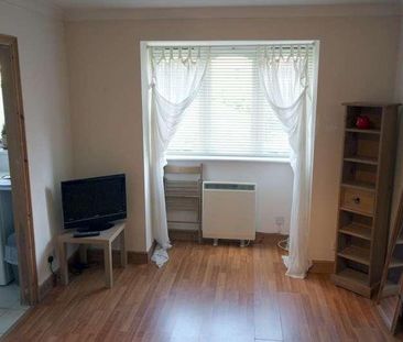 Isabella Close, Southgate, N14 - Photo 5