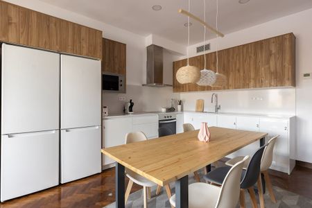 Carrer de Balmes, Barcelona, Catalonia 08006 - Photo 4