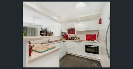 Immaculate Townhouse in Highly Sought after Santa Cruz Gardens - Photo 4