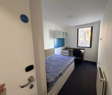 3 Bed Apartment - Photo 5