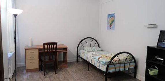 Studio apartment near McGill University - Photo 2