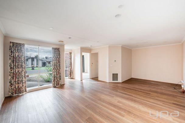 Large Family Home! - Photo 1