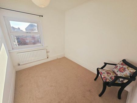 3 bedroom terraced house to rent - Photo 3