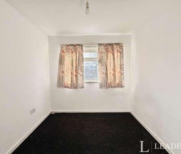 The Hides, Harlow, CM20 - Photo 1