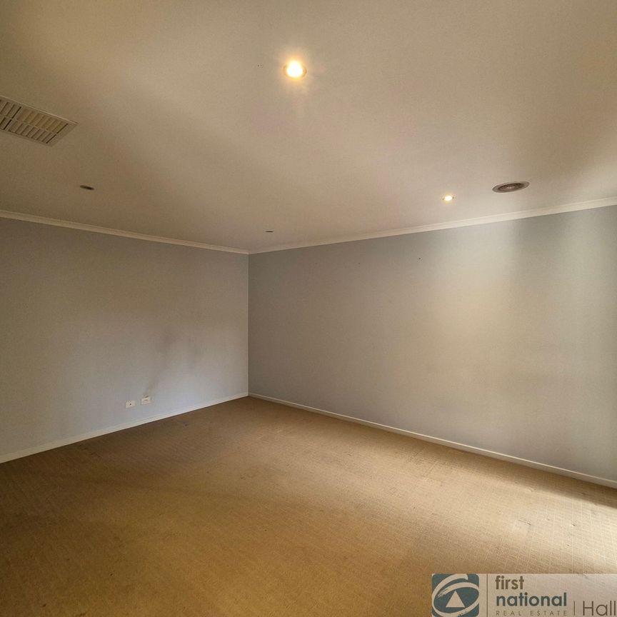 17 Rosling Lane, 3175, Dandenong Vic - Photo 1