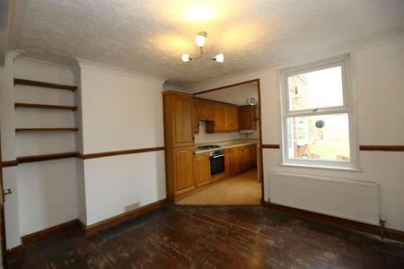 St Johns Road, Faversham, ME13 - Photo 4