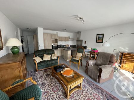 Location Appartement 3 pièces 64m² AUBAGNE 13400 - Photo 3