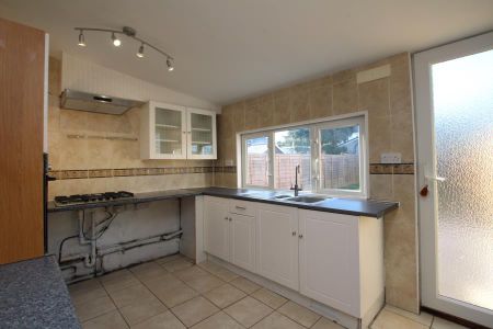 3 bedroom terraced house to rent - Photo 5