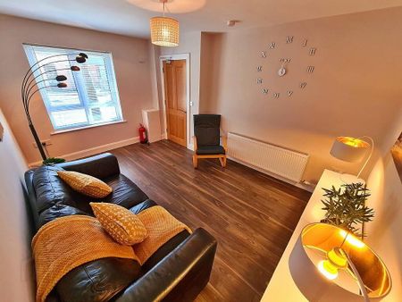 Ensuite Room 3, 361 Donegall Rd, Belfast, BT12 6FQ - Photo 2