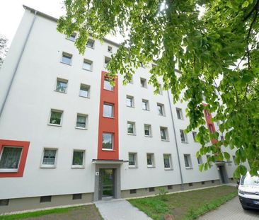 Lichtblick im Obergeschoss: traumhafte Aussicht & warmes Holzambiente - Photo 3