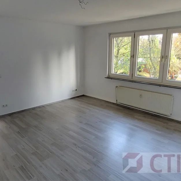 frisch renoviert - 2-Zimmer, Küche, Bad mit Tageslicht - Photo 1