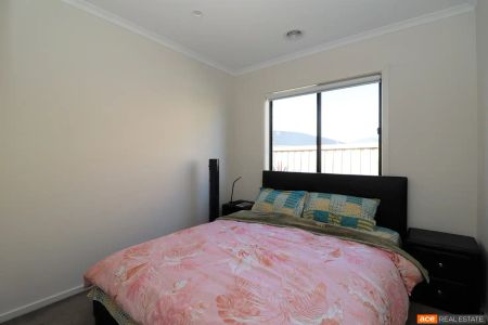 “Perfect Family Home in the Harpley Estate!” - Photo 4