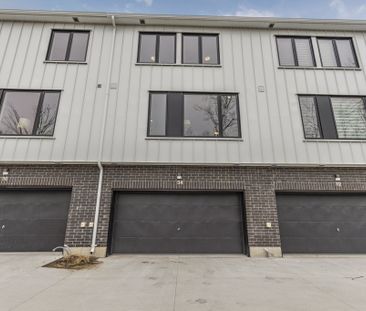 For Lease - 34 Rainwater Lane, Barrie, Ontario - Photo 1