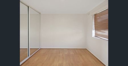 Cosy 1 bedroom apartment with carspace - Photo 3