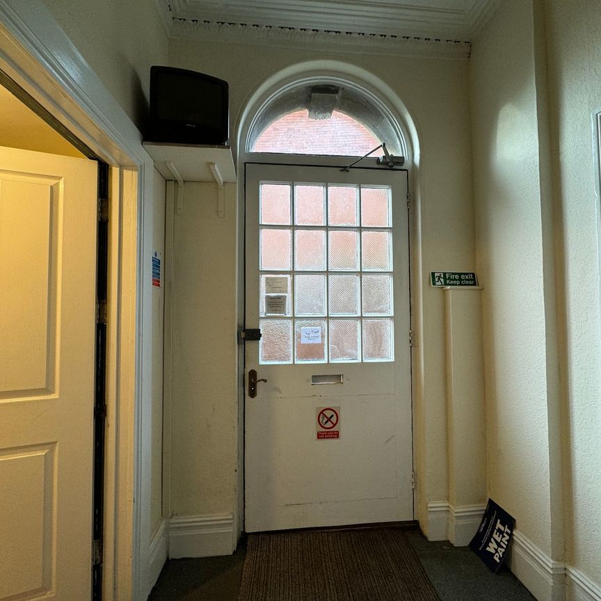1 bed studio flat to rent in Clifton Terrace, Taunton, TA2 - Photo 1