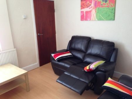 3 Bed - Winnie Road, Selly Oak, West Midlands, B29 6ju - Photo 4