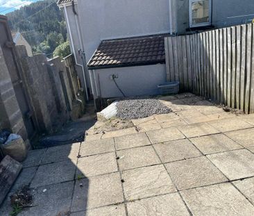 3 bedroom terraced house to rent - Photo 6