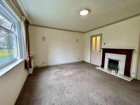 2 bedroom ground floor flat to rent - Photo 2